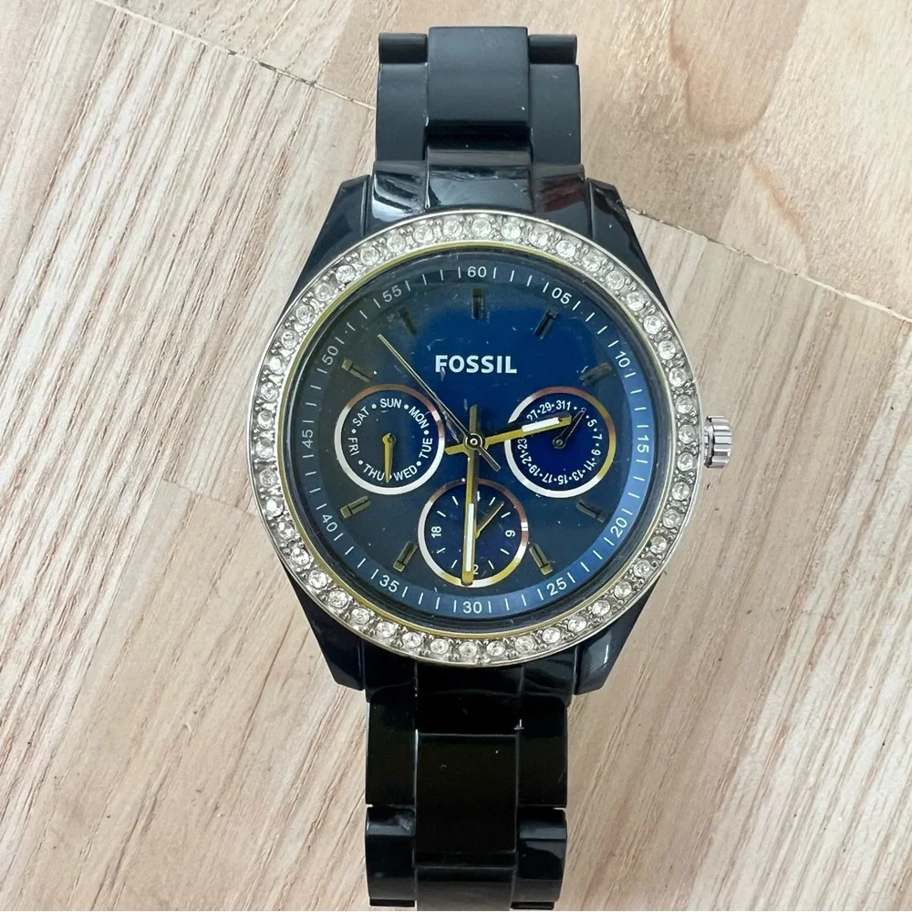 Fossil ladies blue dial sporty fashion watch NEW BATTERY